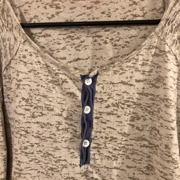 Boutique Casual Shirt - Picture 2 of 4